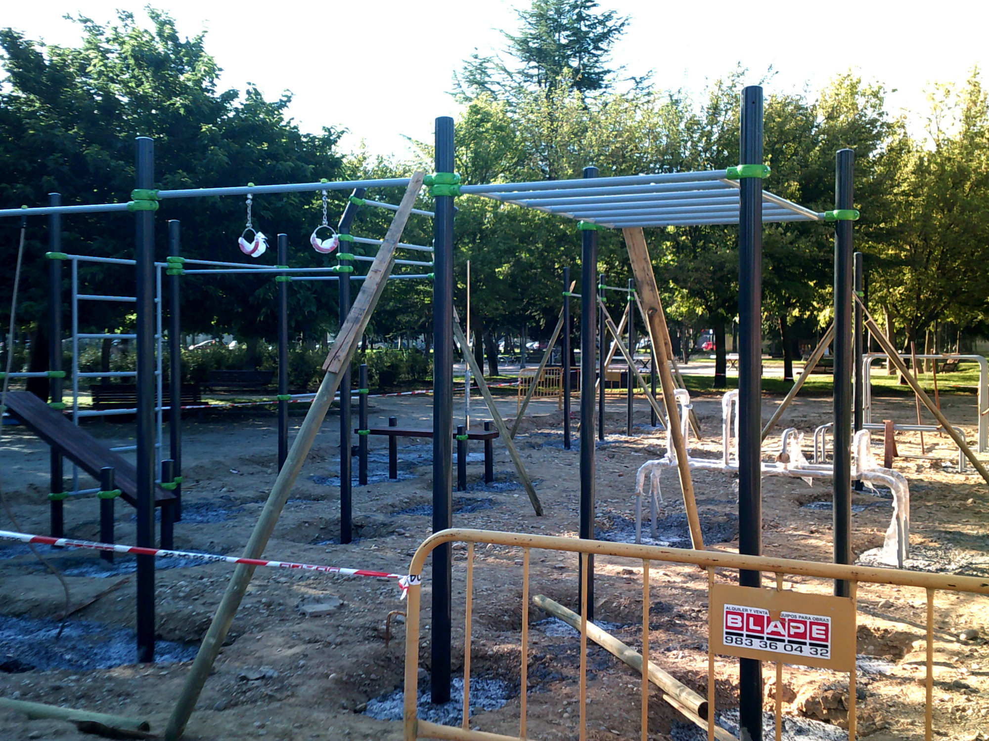 parque de workout en el parque la paz, en construcción